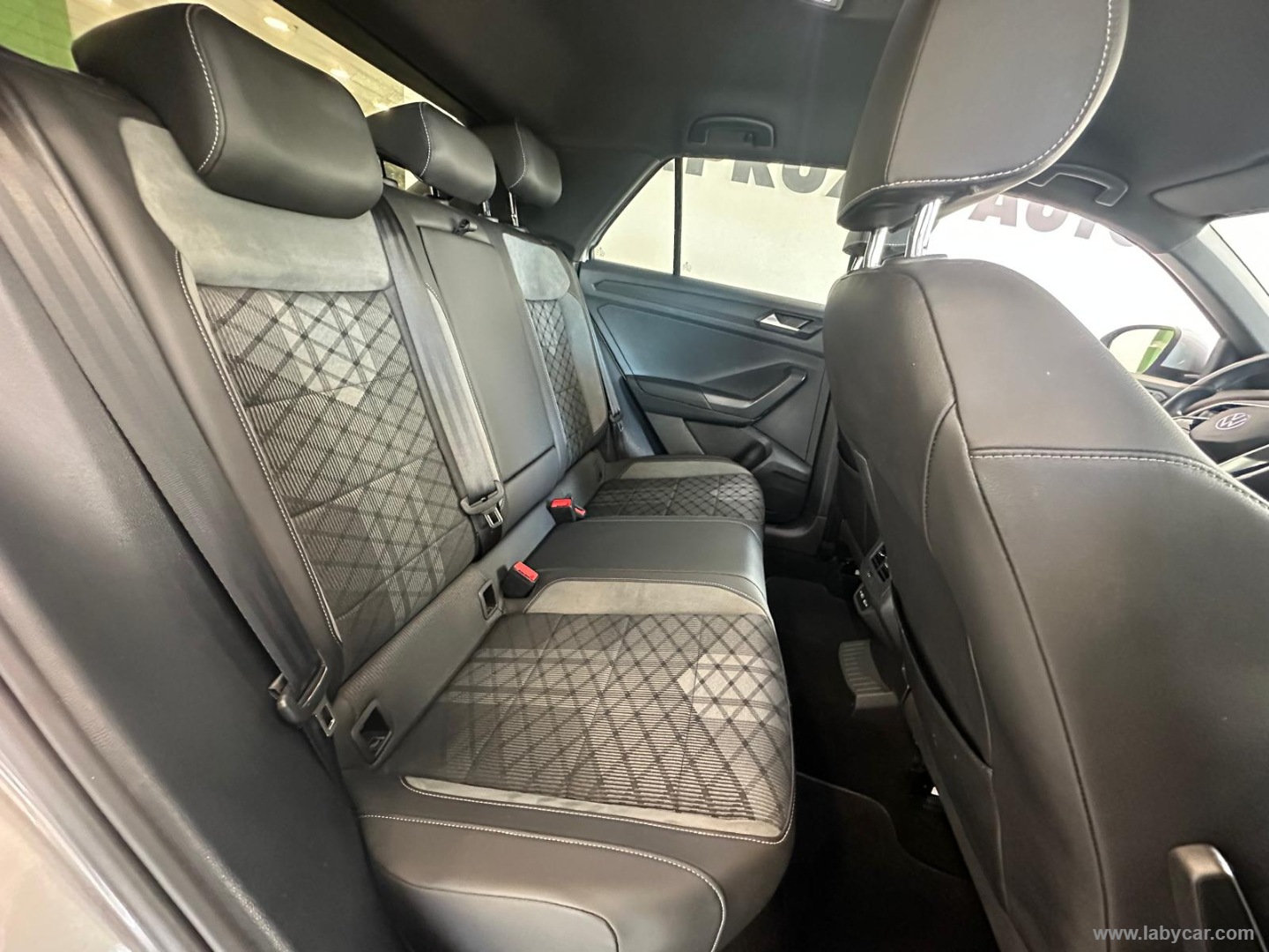 T-Roc 2.0 TDI SCR 150CV DSG 4MOT. R-Line - immagine 8