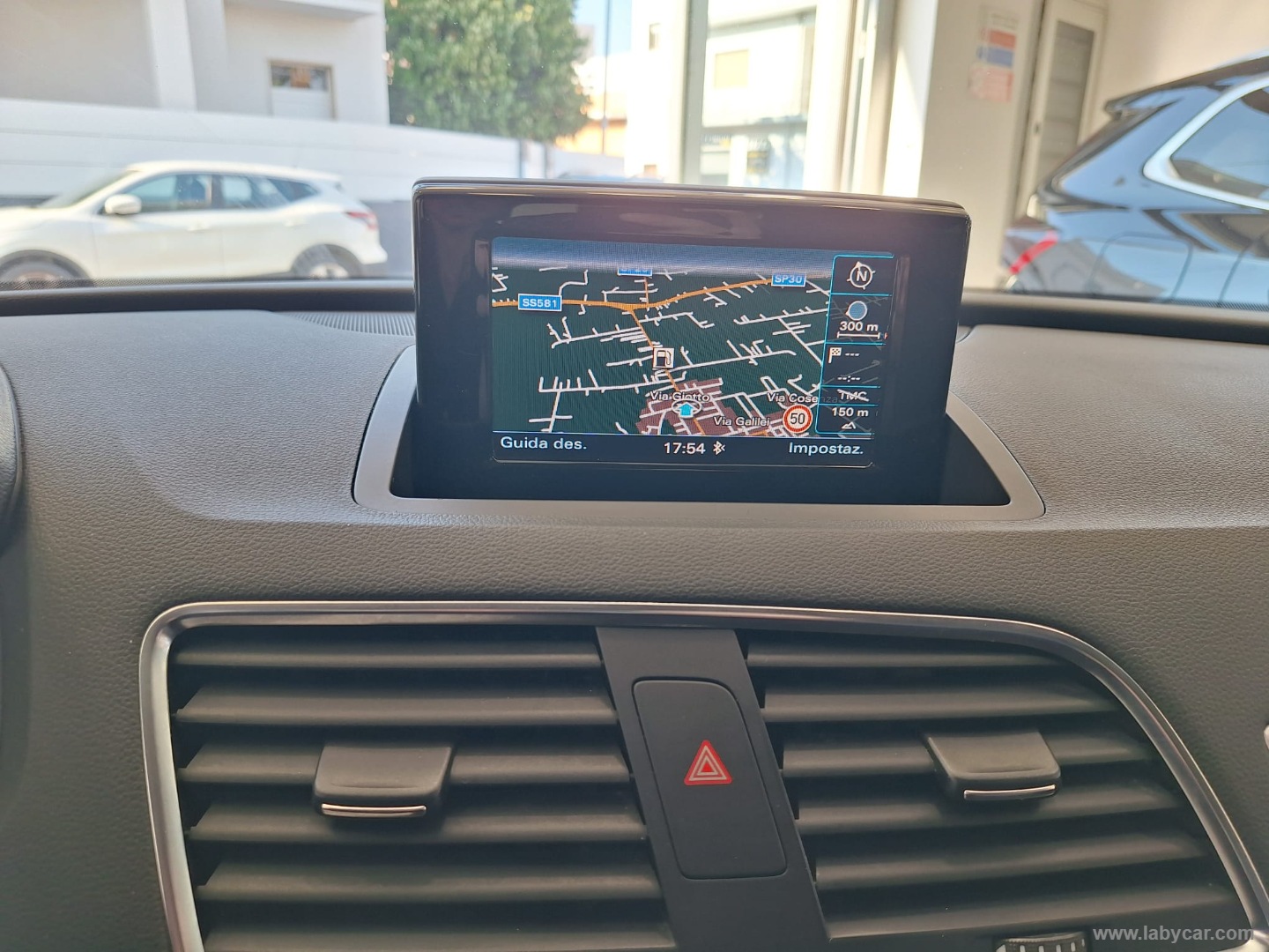 Q3 2.0 TDI Business - immagine 8