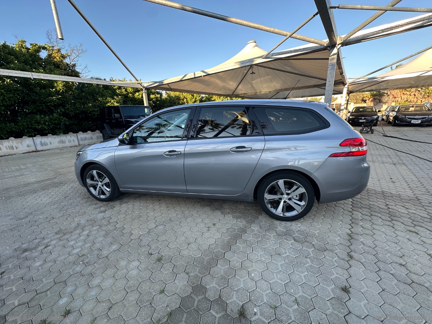 308 BlueHDi 130 S&S EAT8 SW Allure - immagine 8