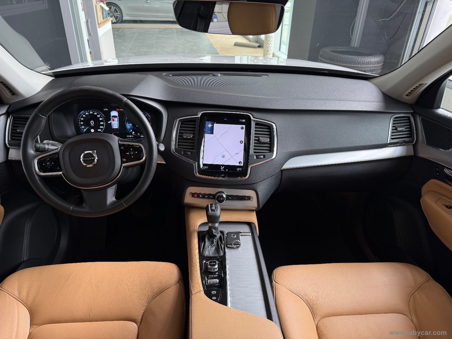 XC90 D5 AWD Geartronic 7 posti Momentum - immagine 8