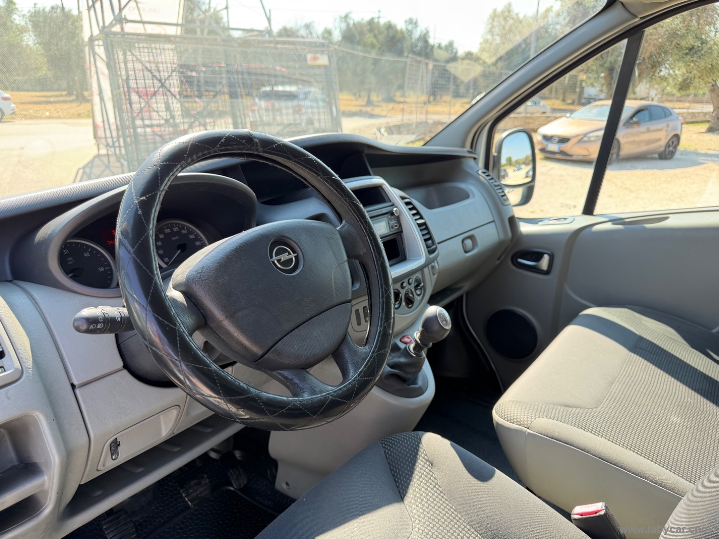Vivaro 27 2.0 CDTI 120CV PC-TN Furg. Fap - immagine 8