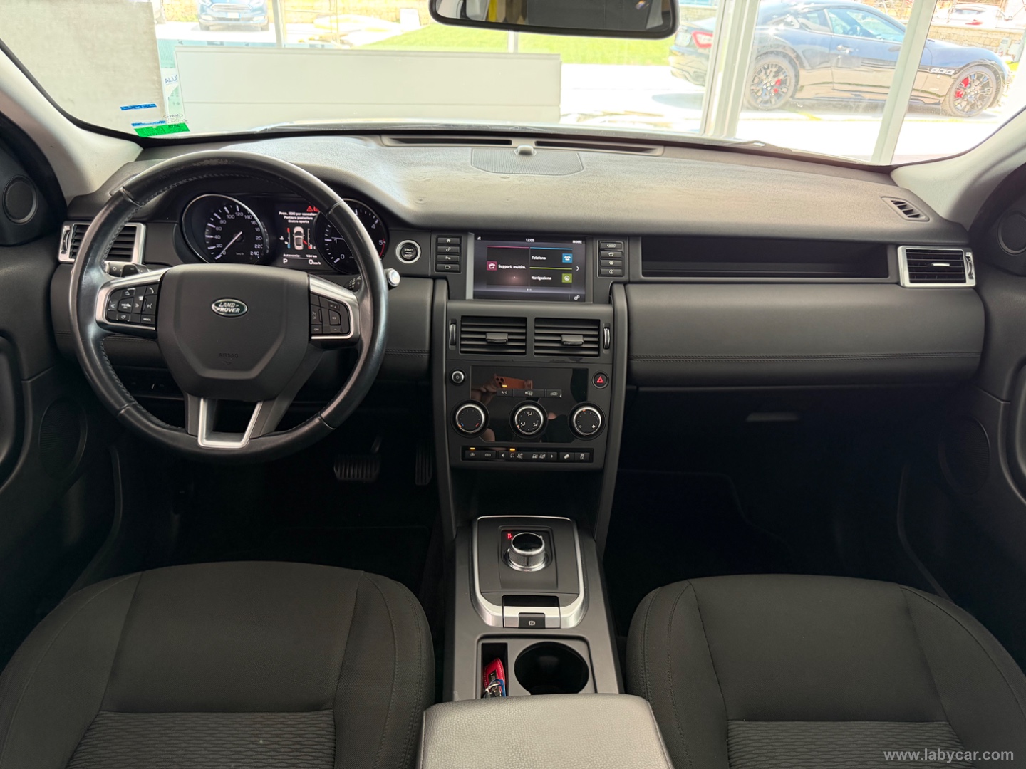 Discovery Sport 2.0 TD4 150 CV Pure - immagine 8