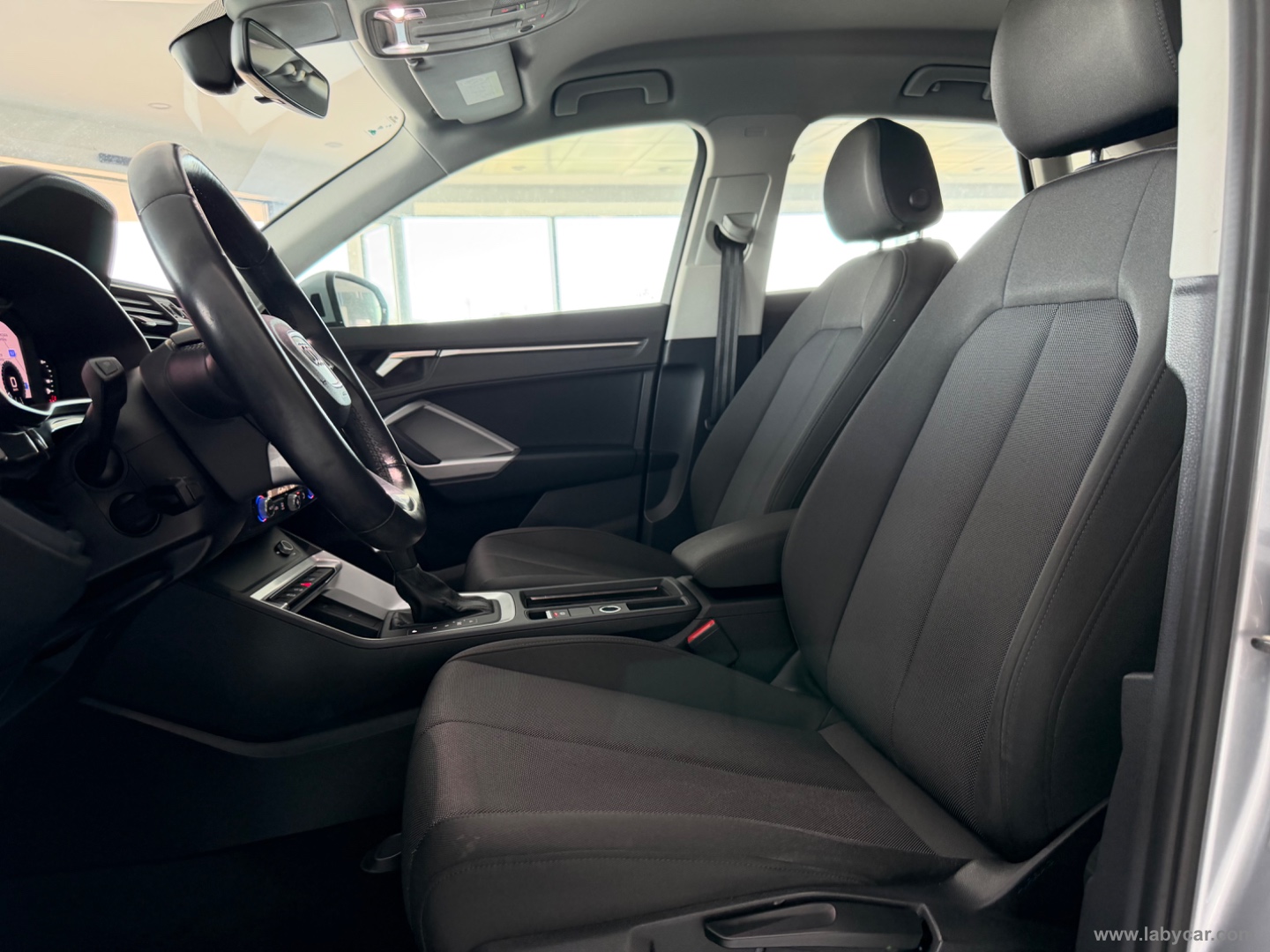 Q3 35 TDI S tronic Business - immagine 8