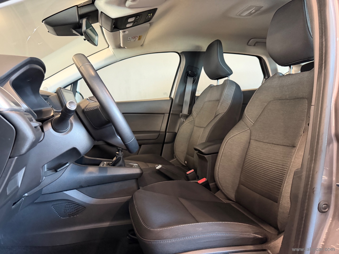 Captur TCe 12V 90 CV Business - immagine 8