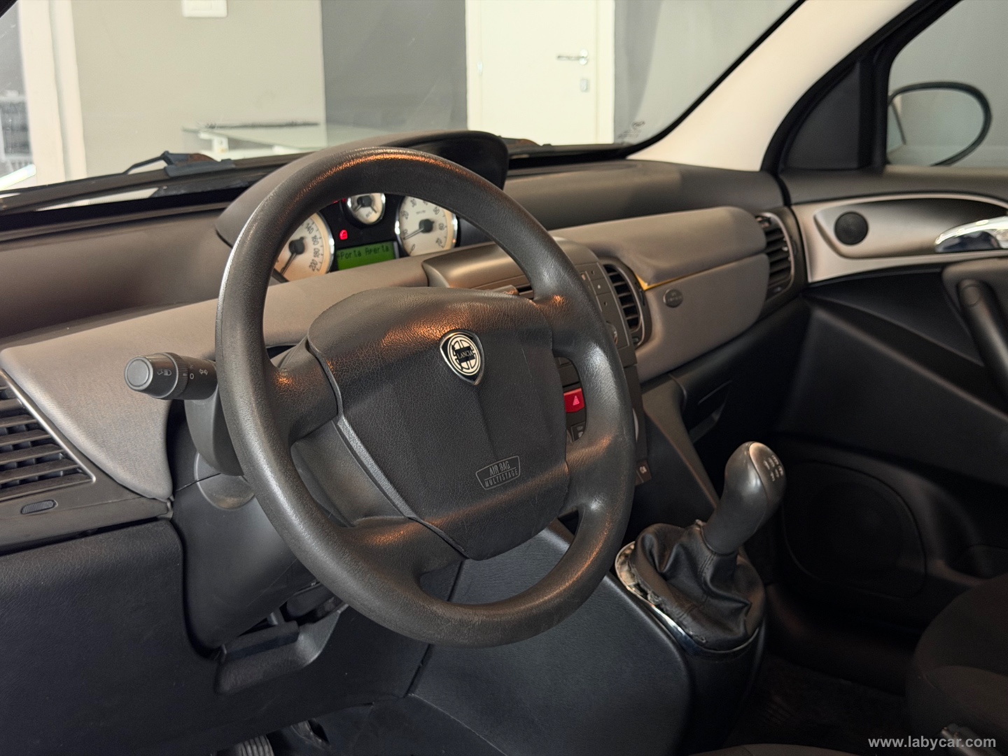 Ypsilon 1.3 MJT 16V Argento - immagine 8