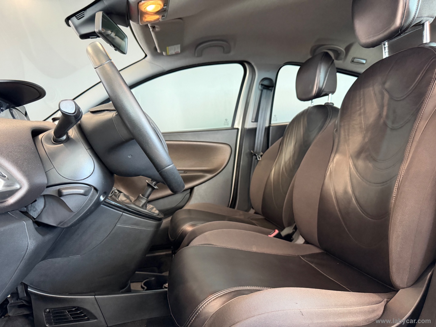Ypsilon 1.2 69 CV 5p. GPL Ecochic Silver - immagine 8