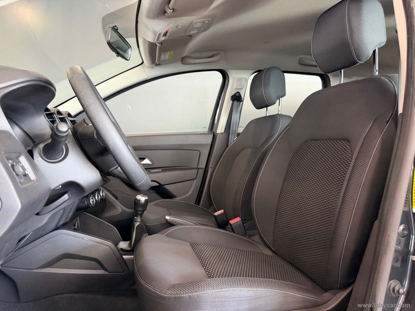 Duster 1.0 TCe 100CV ECO-G 4x2 Essential - immagine 8