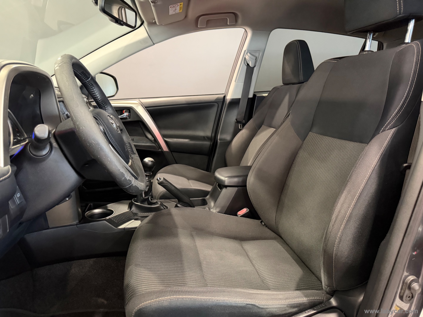 RAV4 2.0 D-4D 2WD - immagine 8