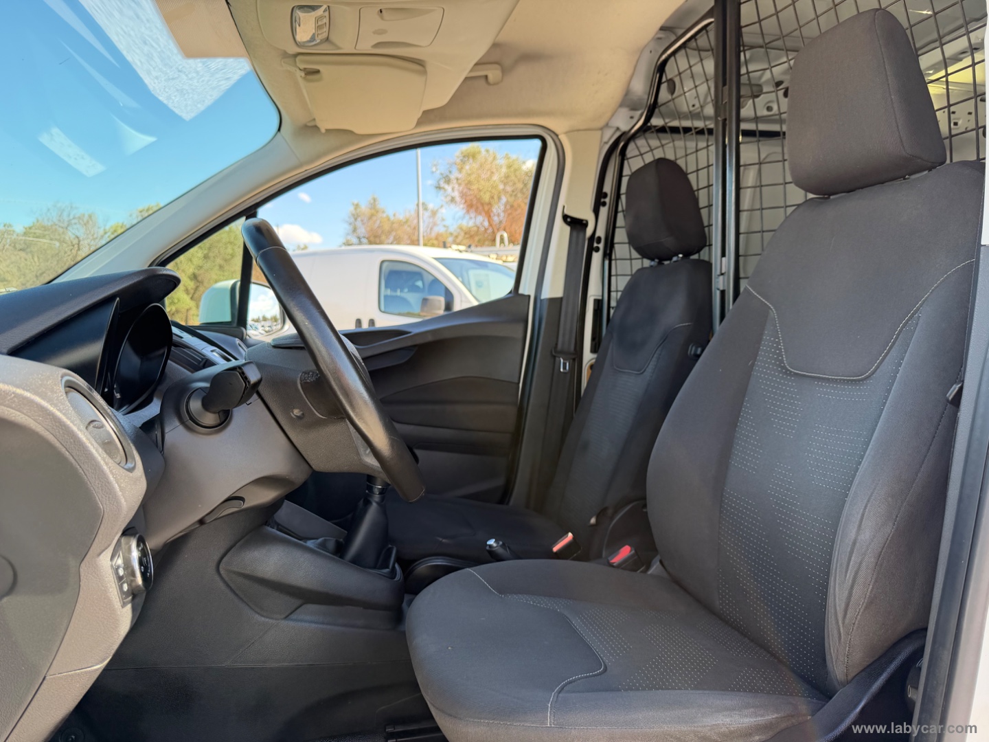 Transit Courier 1.5 TDCi 75CV Van Entry - immagine 8