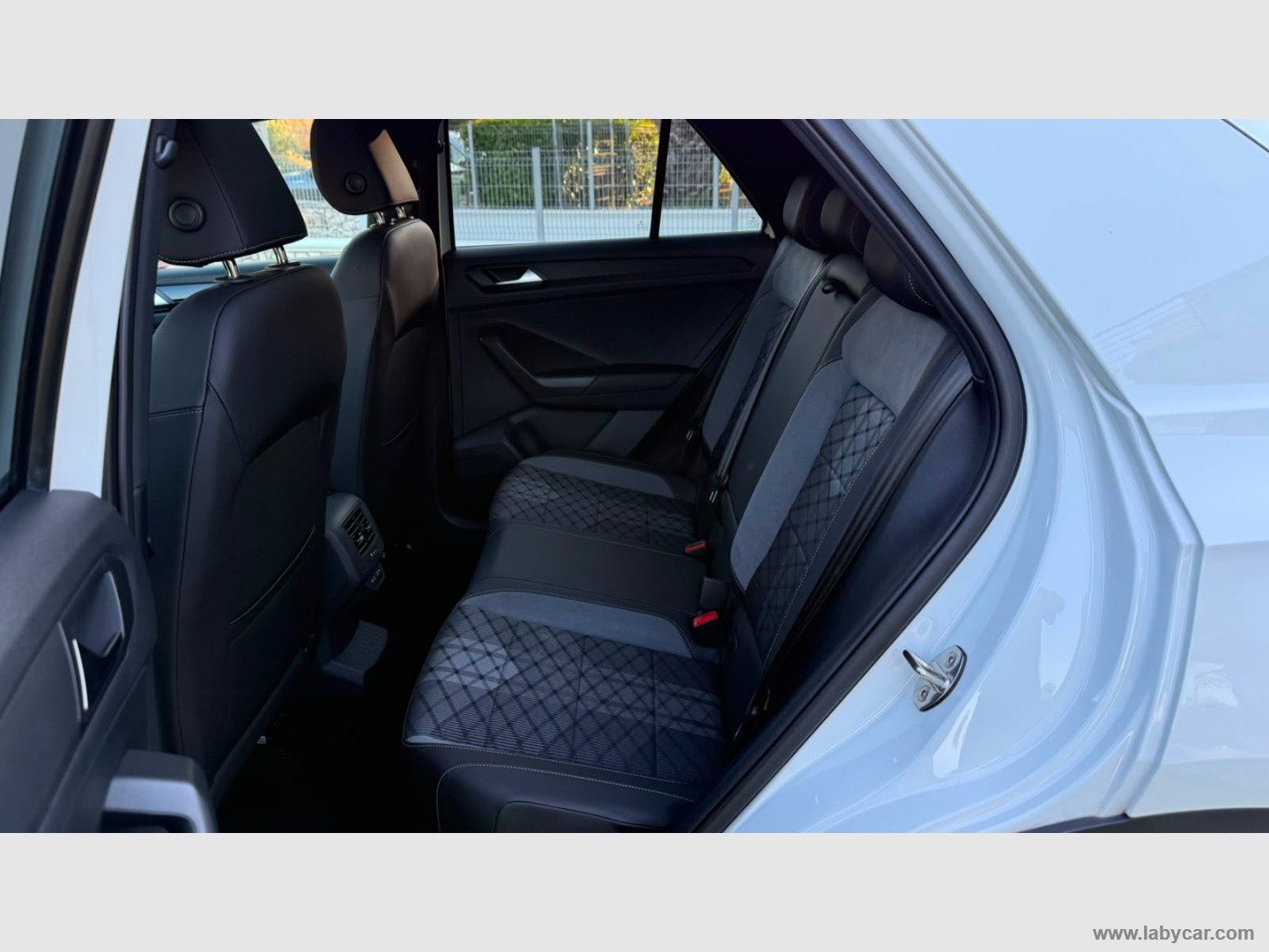 T-Roc 1.0 TSI R-Line - immagine 8