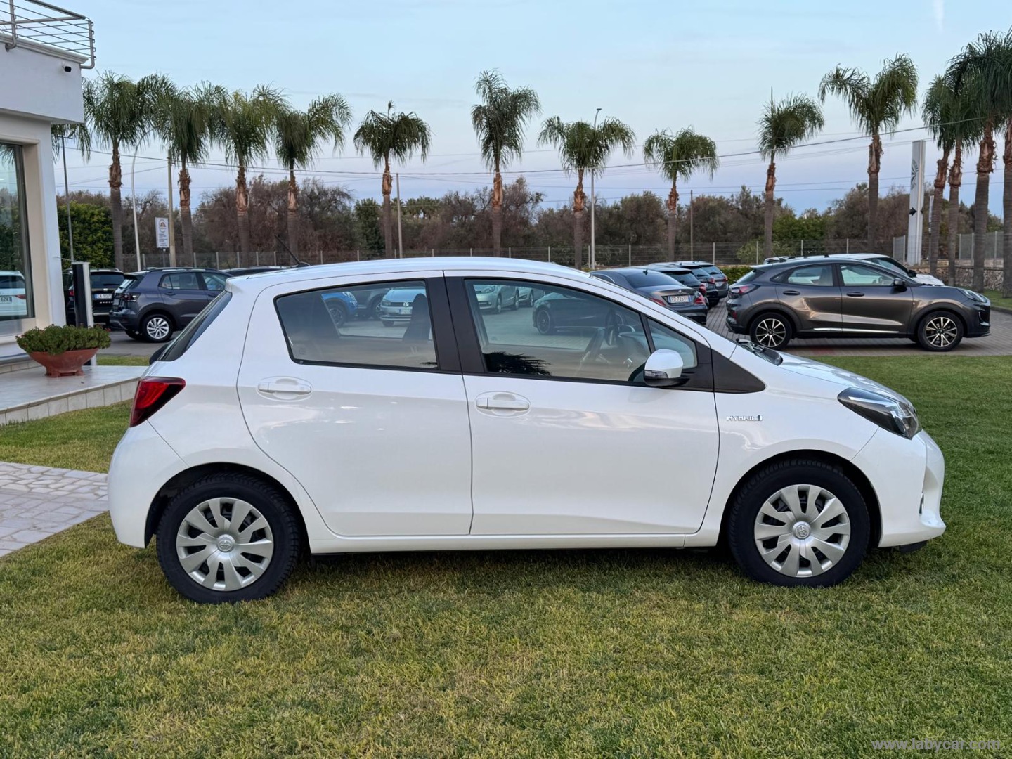 Yaris 1.5 Hybrid 5p. Active - immagine 8