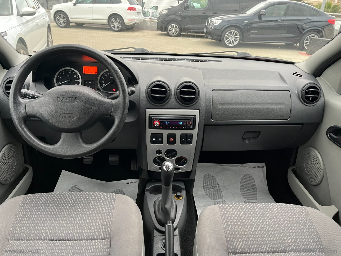 Logan MCV 1.5 dCi 70 CV 5 posti Ambiance - immagine 8