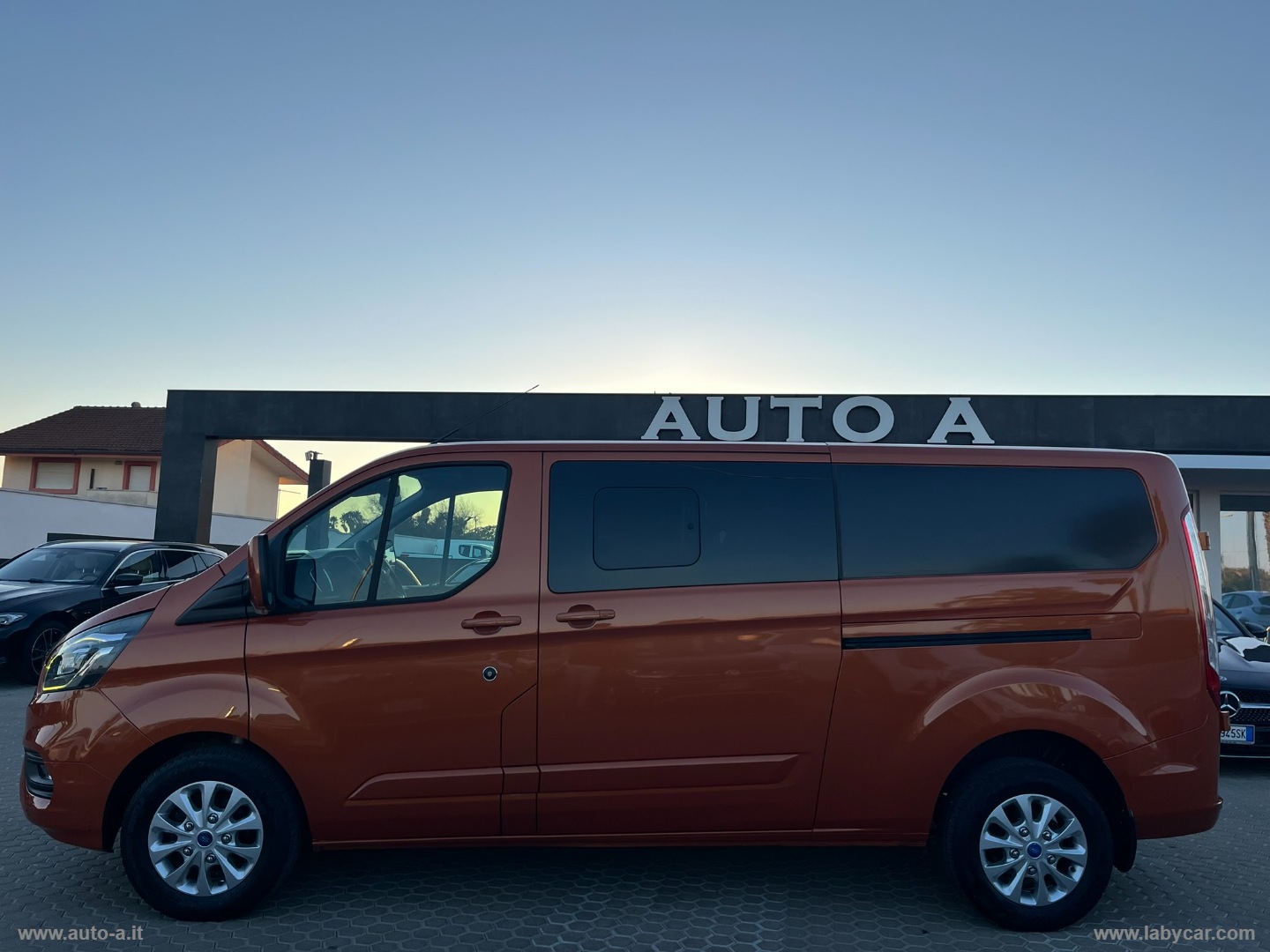 TRANSIT CUSTOM 2.0 TDCI 170 CV TITANIUM 5 POSTI - immagine 8