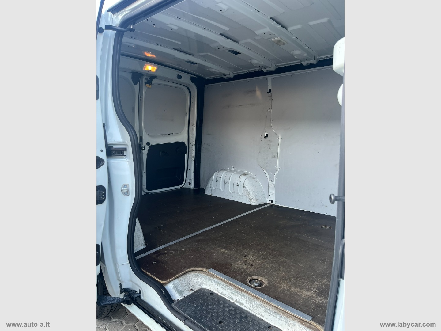 Trafic 1.6 dCi 125CV S&S Furgone 3 POSTI - immagine 8