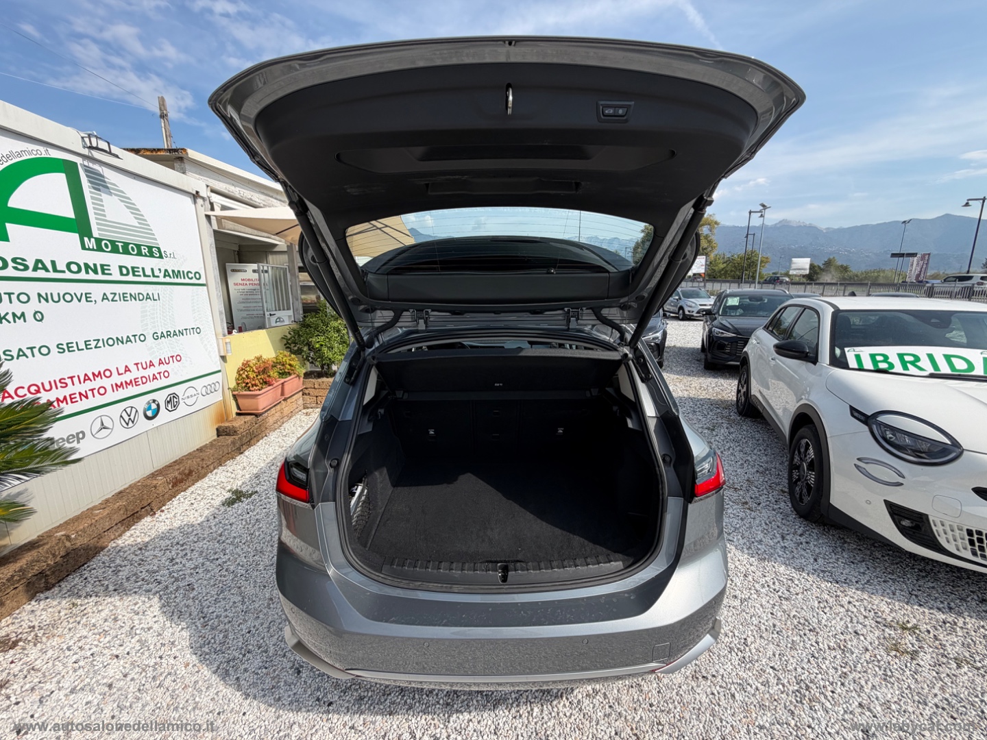 220i 48V Active Tourer Luxury - immagine 8
