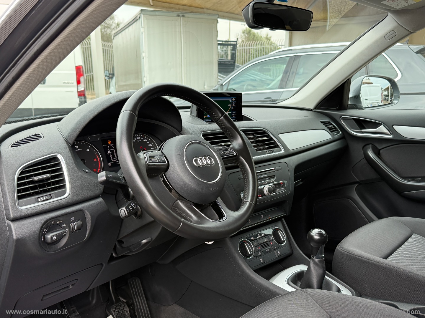 Q3 2.0 TDI 120CV Business - immagine 8