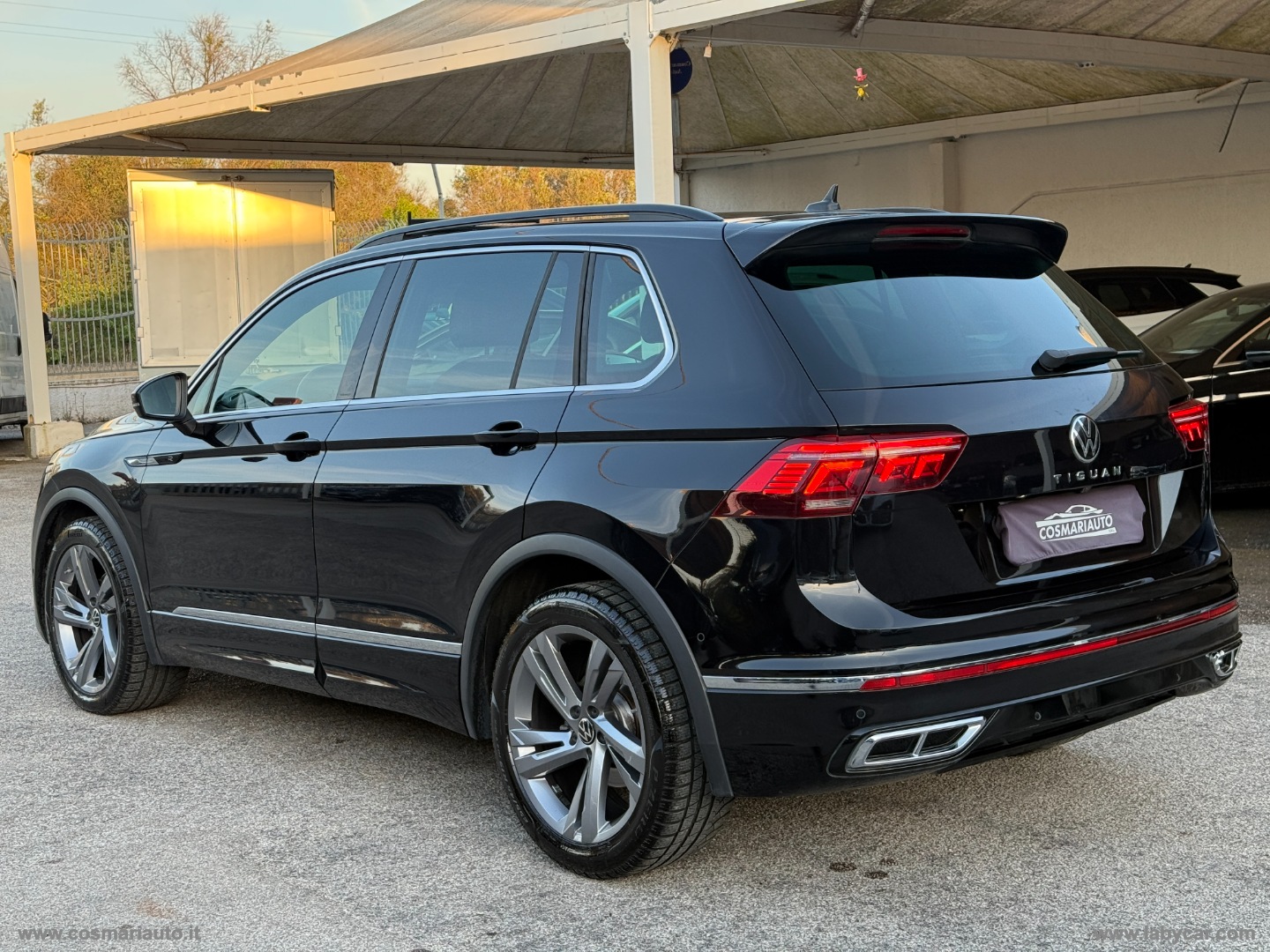 Tiguan 2.0 TDI 150CV DSG R-Line 2023 LUCI AMBIENTE - immagine 8