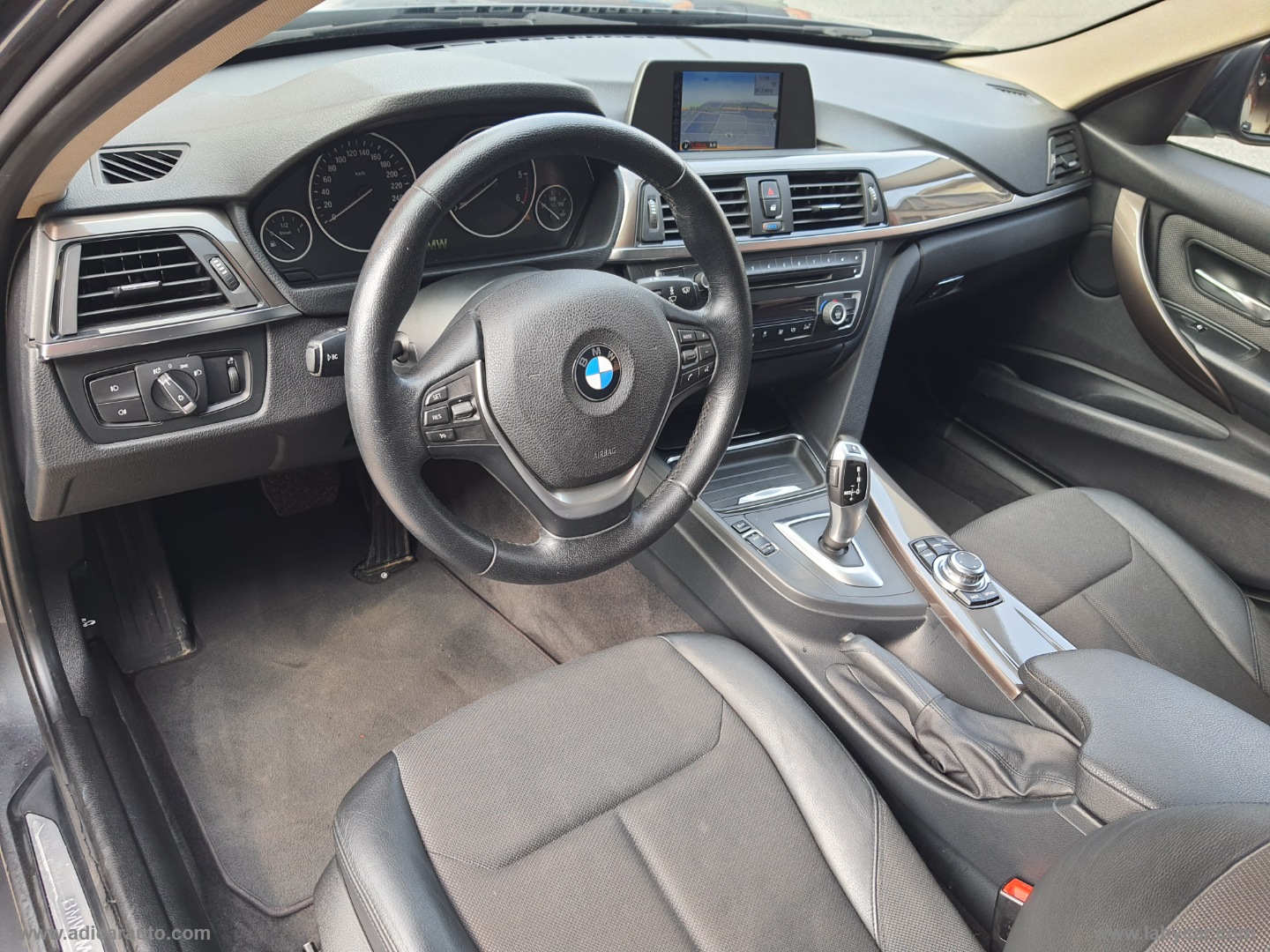 330dA xDrive Modern - immagine 8