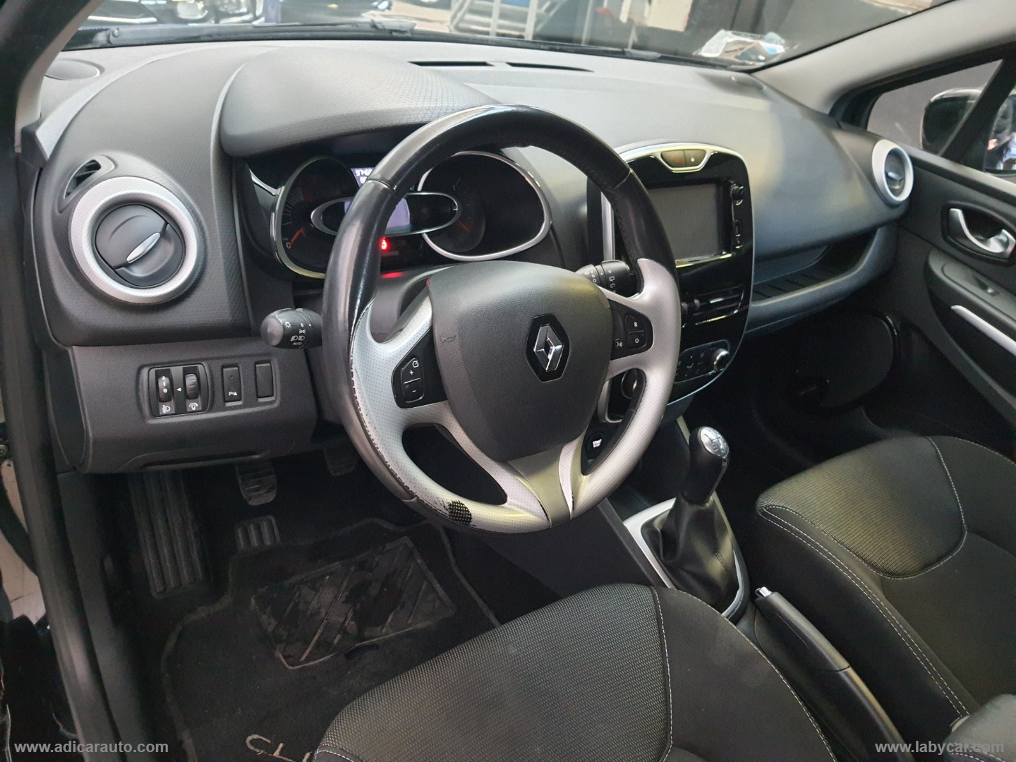 Clio 1.2 75 CV 5p. Duel - immagine 8