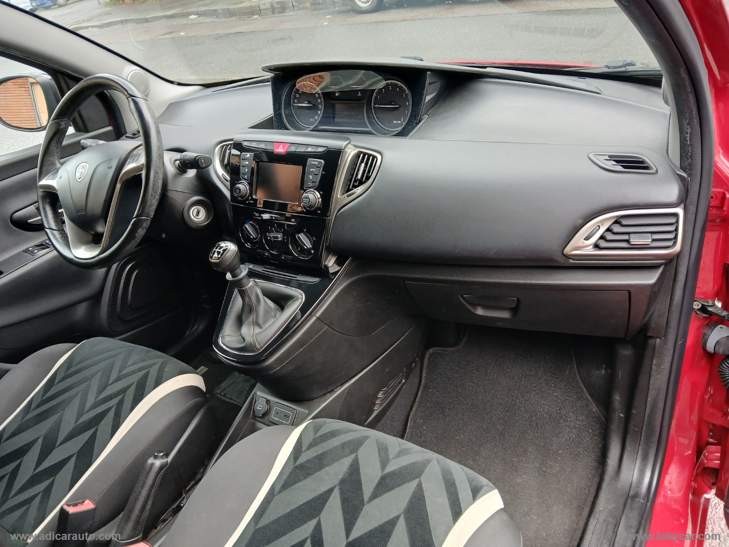 Ypsilon 1.2 69 CV 5p. - immagine 8