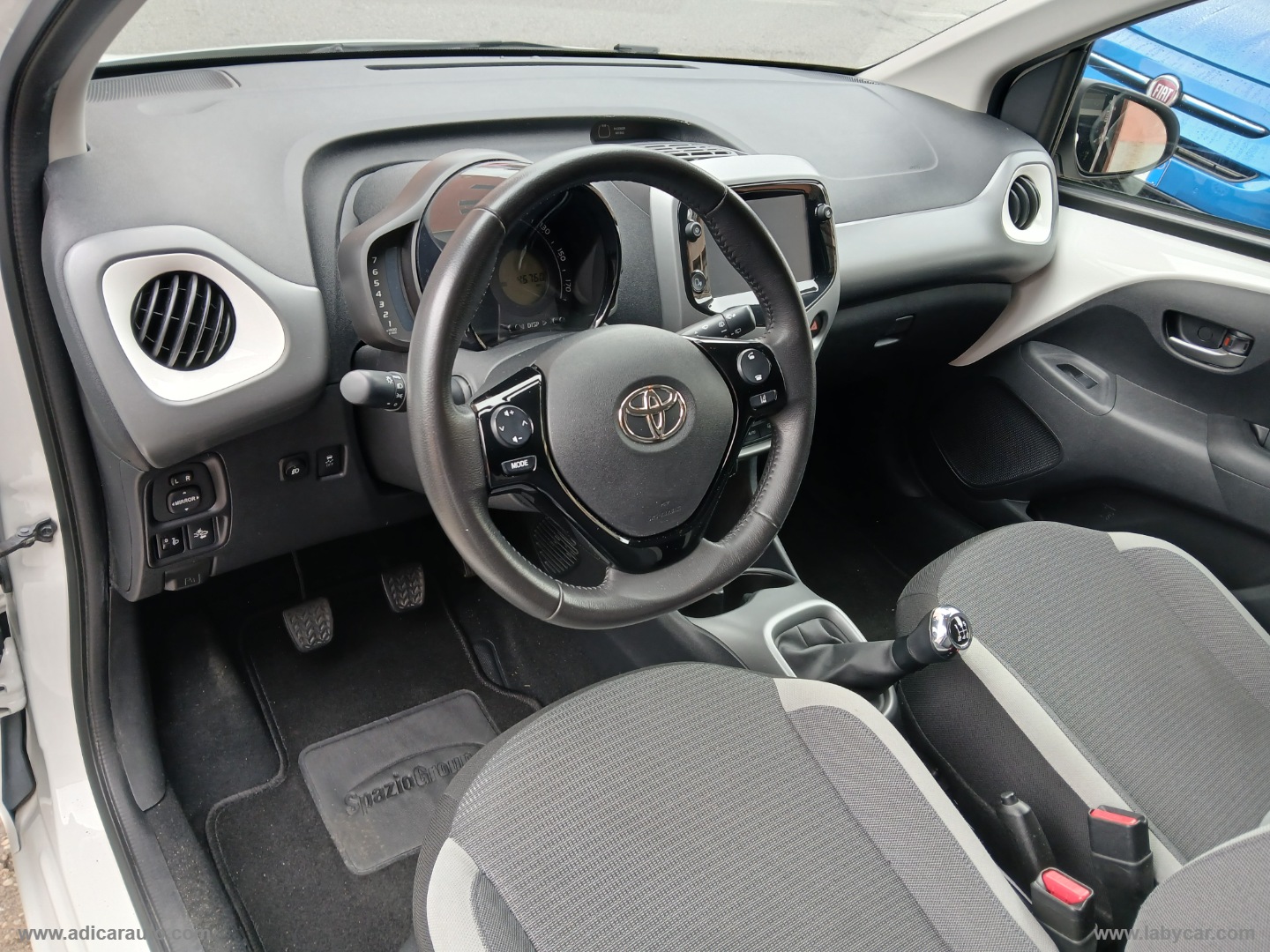 Aygo Connect 1.0 VVT-i 72 CV 5p. x-cool - immagine 8
