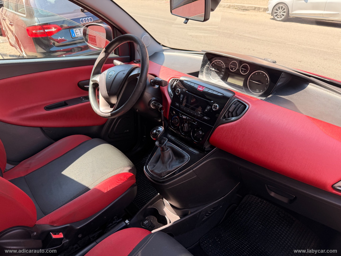 Ypsilon 0.9 T.Air 85 CV 5p. S&S Platinum - immagine 8