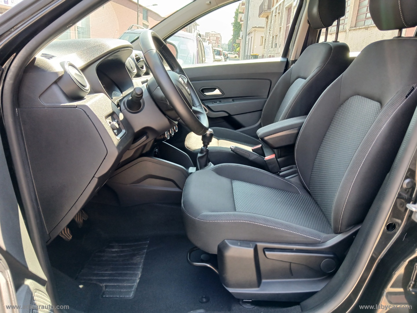 Duster 1.5 Blue dCi 8V 115 4x4 - immagine 8