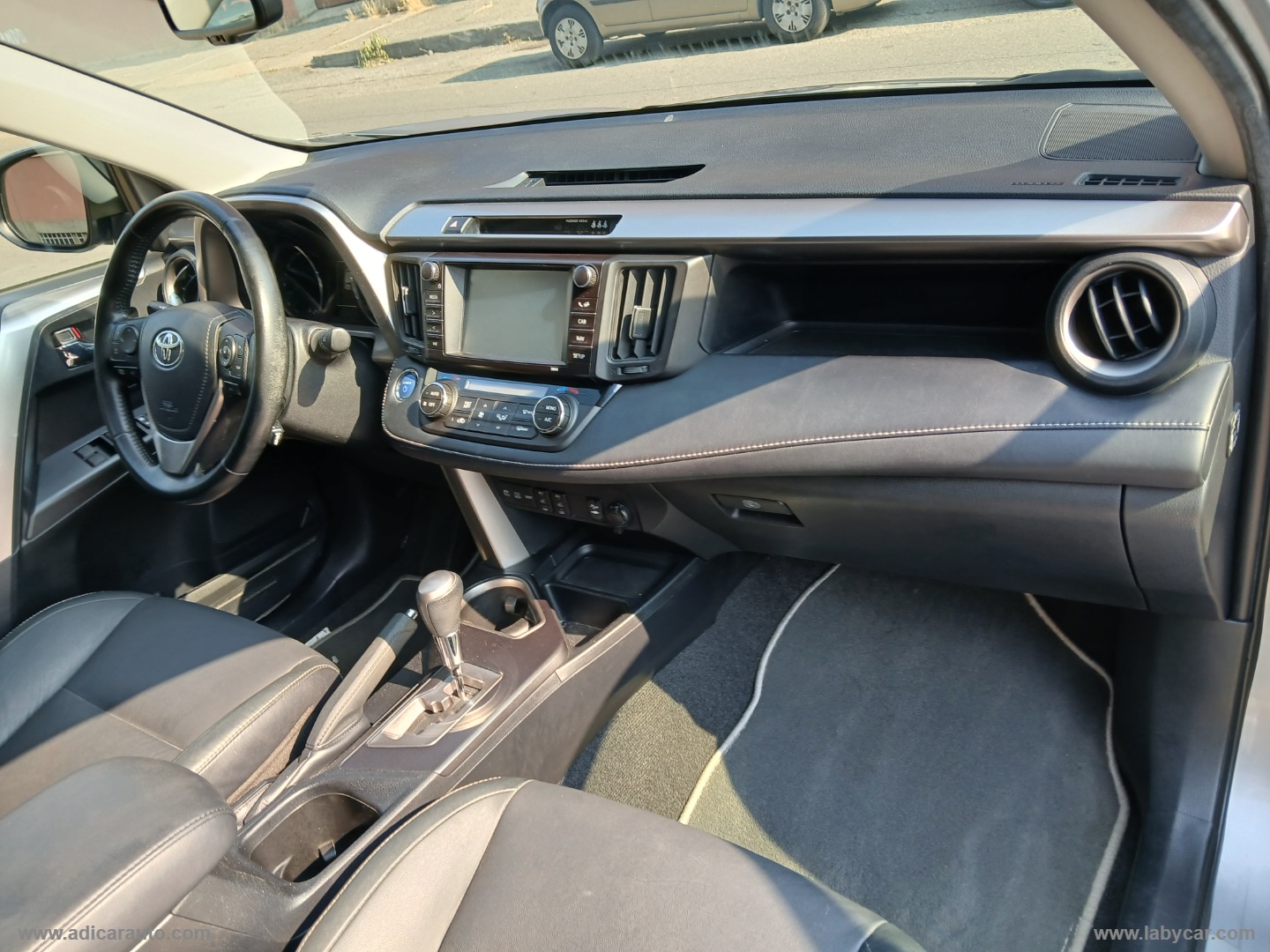 RAV4 2.5 Hybrid 2WD Lounge - immagine 8