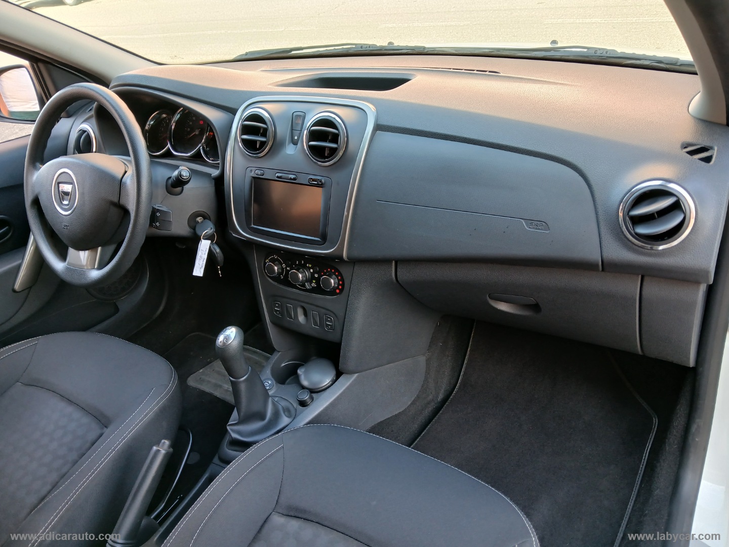 Sandero 1.2 GPL 75 CV Ambiance - immagine 8