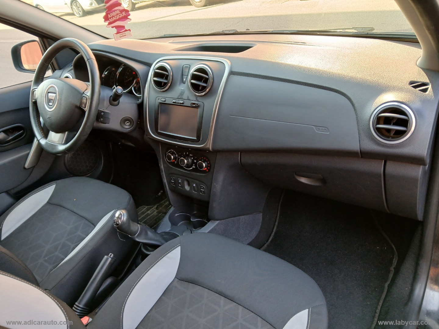 Sandero Stepway 1.5 dCi 8V 90 CV - immagine 8