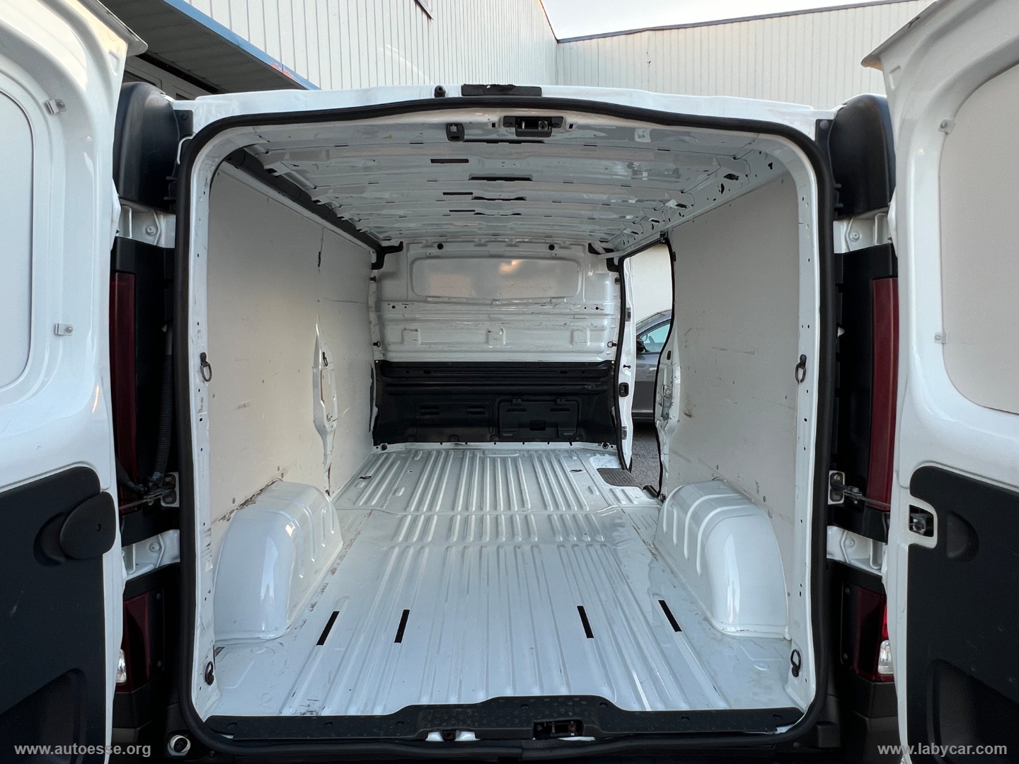 Vivaro 29 1.6 BiT. Ed. PASSO LUNGO - immagine 8