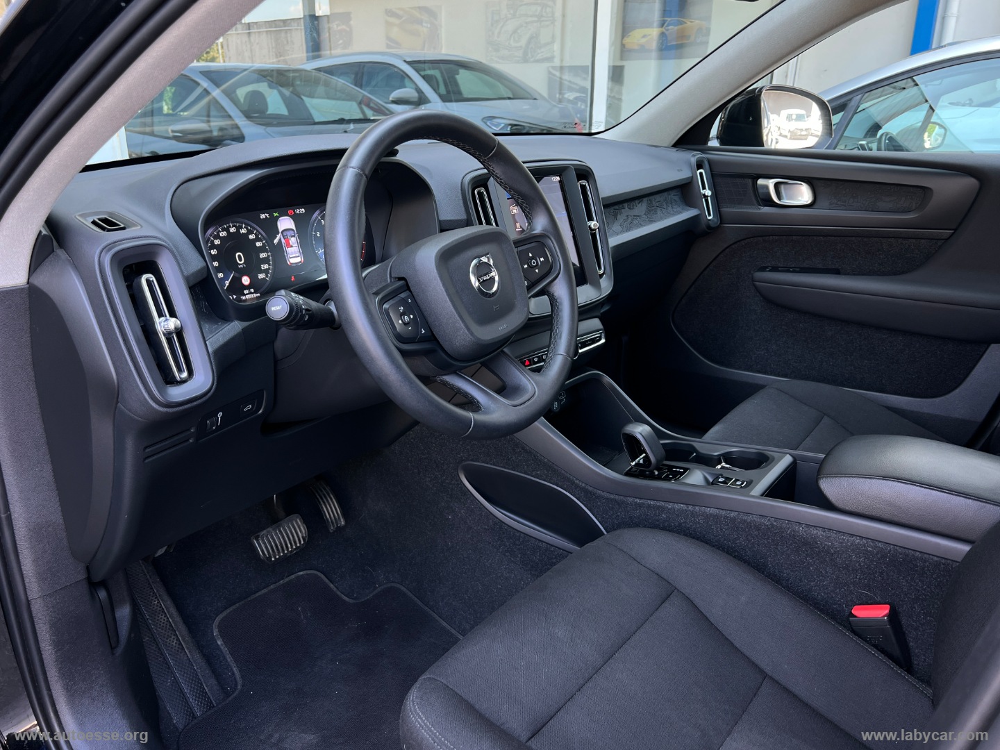 XC40 T2 automatico Essential - immagine 8