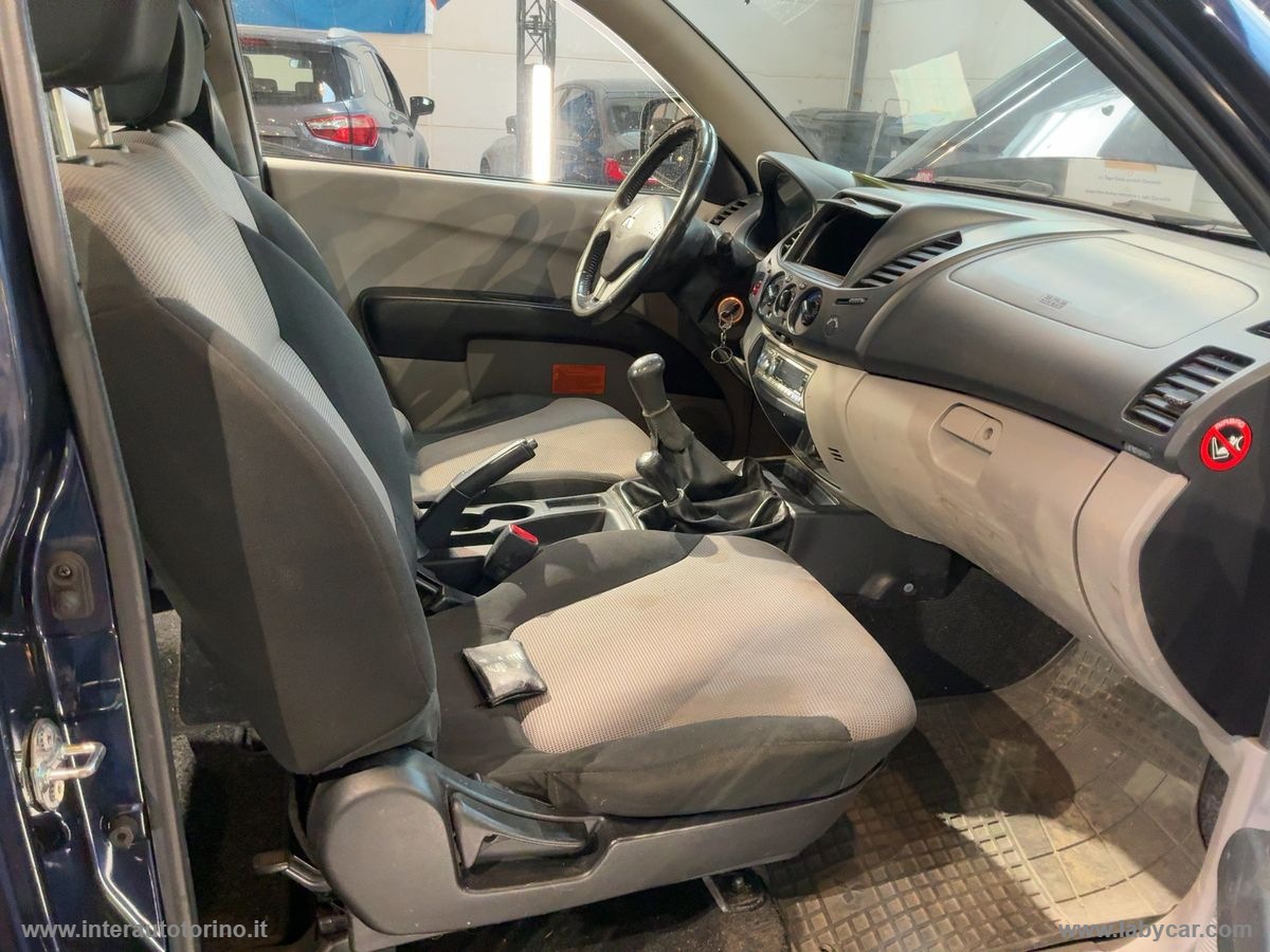 L200 2.5 DI-D/136CV Club Cab Invite - immagine 8