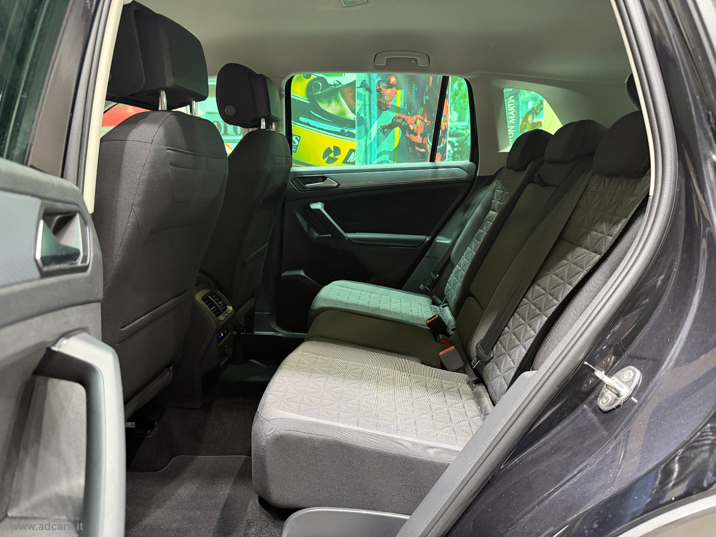Tiguan 2.0 TDI 150CV SCR DSG Life *CAMBIO AUT*CLIMA 3 ZONE* - immagine 8
