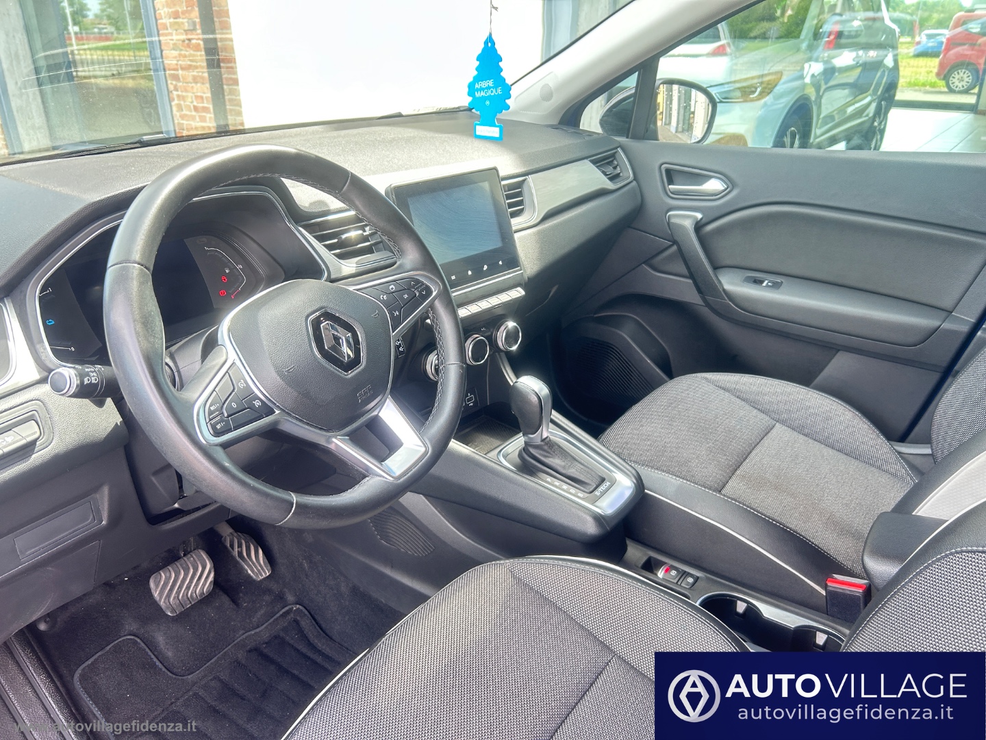 Captur Hybrid E-Tech 145 CV Business - immagine 8
