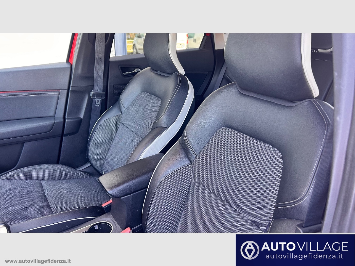 Captur Full Hybrid E-Tech 145 CV Techno - immagine 8