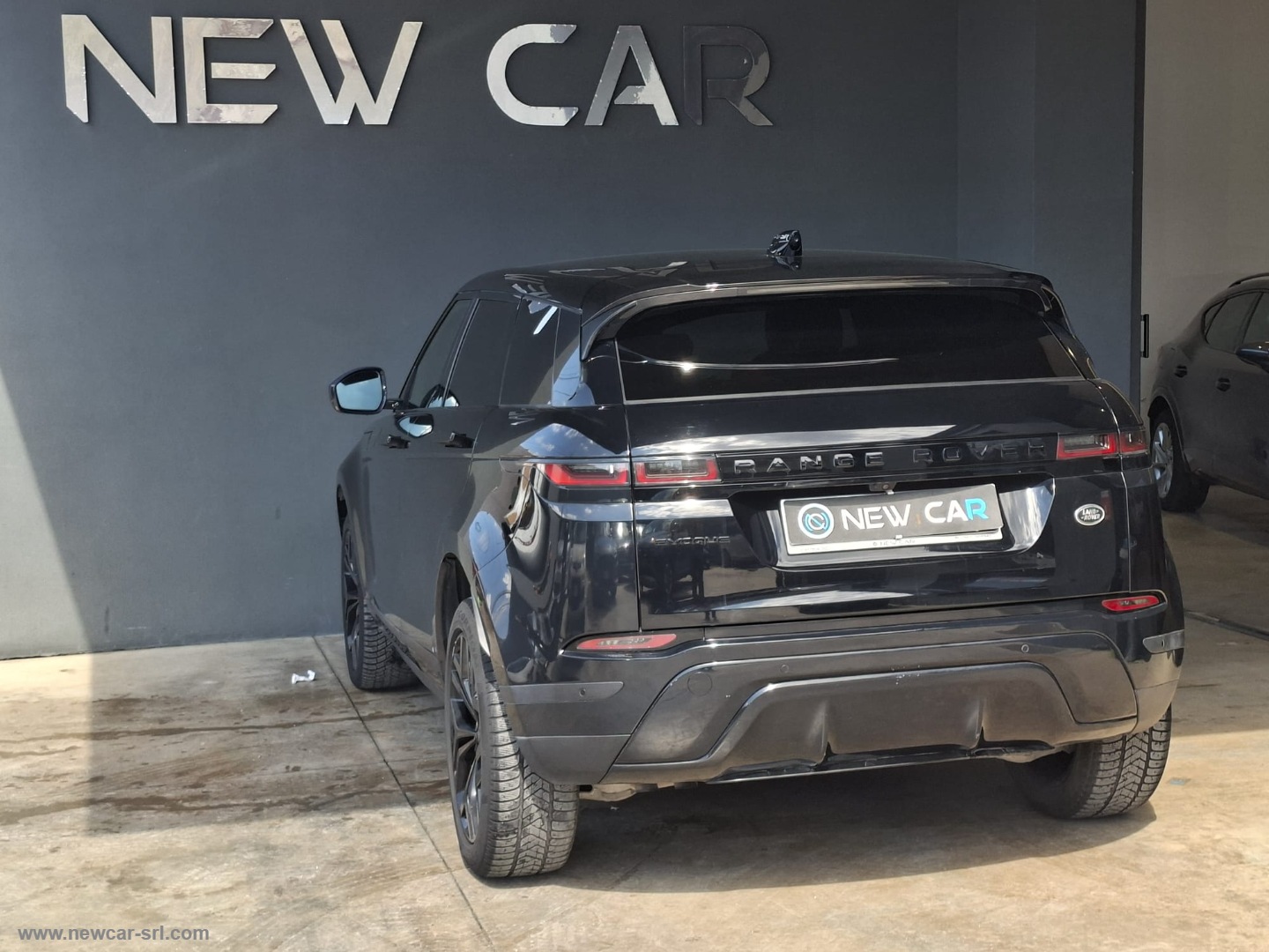 RR Evoque 2.0D L.Flw 150 AWD Auto S - immagine 8