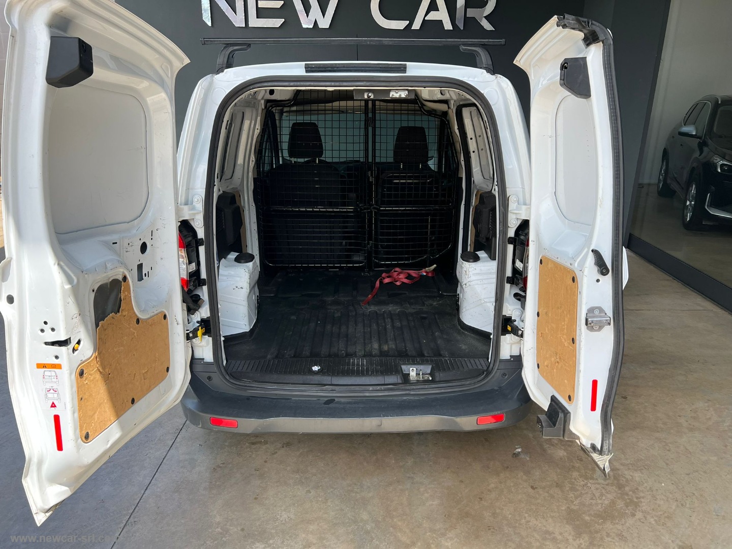 Transit Courier 1.5 TDCi 75CV Van Trend - immagine 8