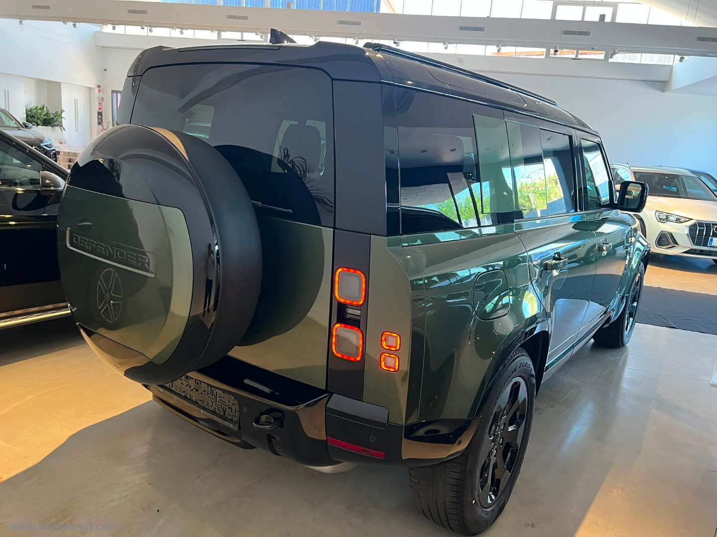 Defender 110 3.0D I6 250 AWD X-Dyn.SE N1 - immagine 8