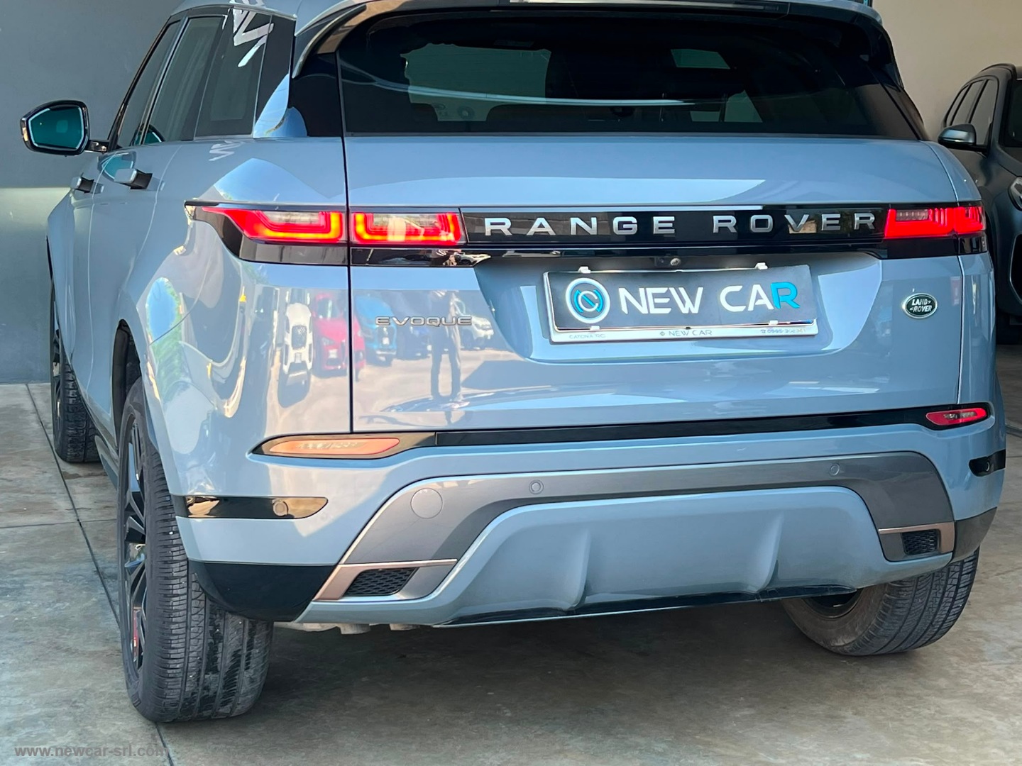 RR Evoque 2.0D I4 163 CV AWD Auto R-D.SE - immagine 8