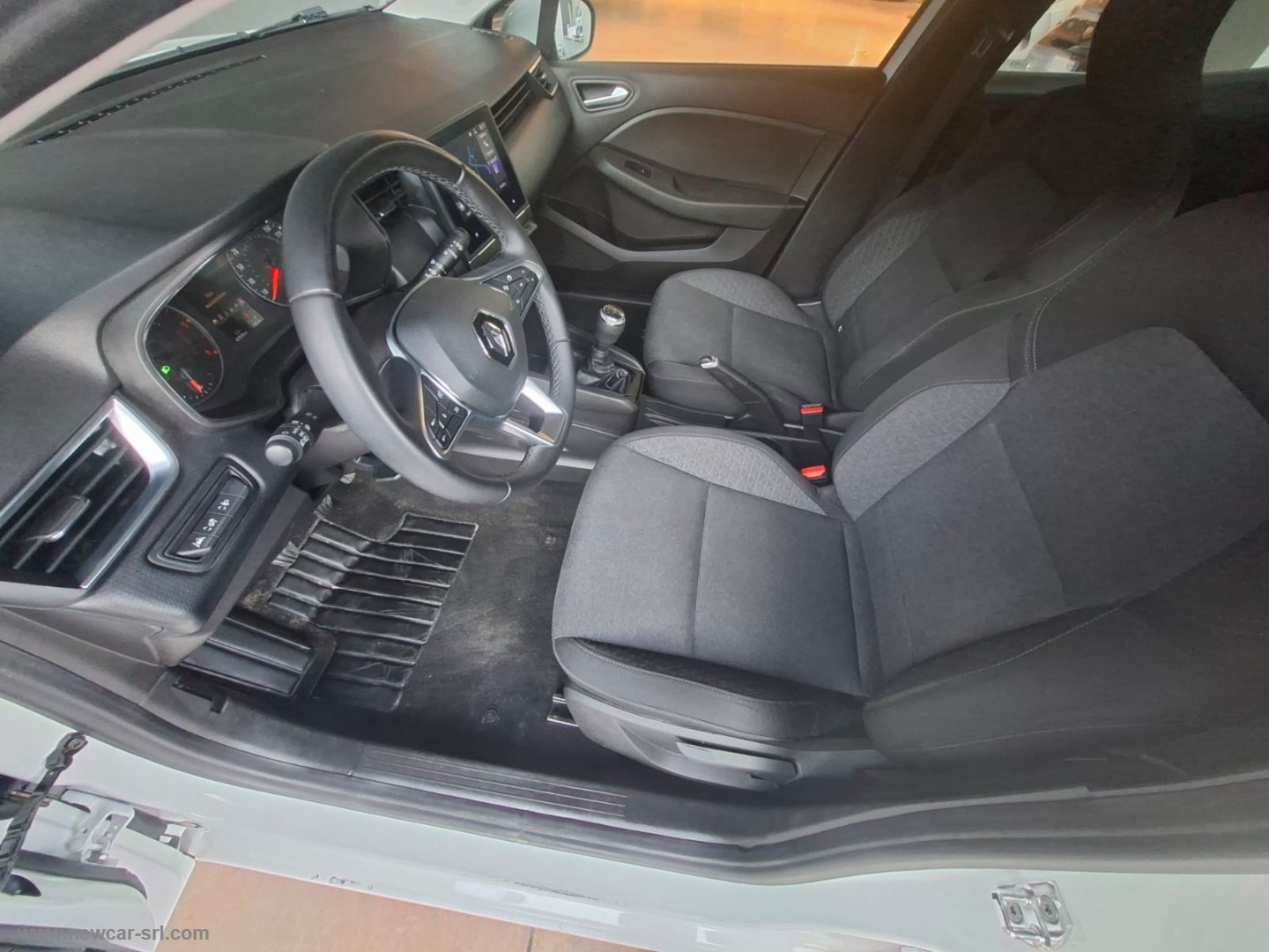 Clio Blue dCi 100 CV Evolution - immagine 8