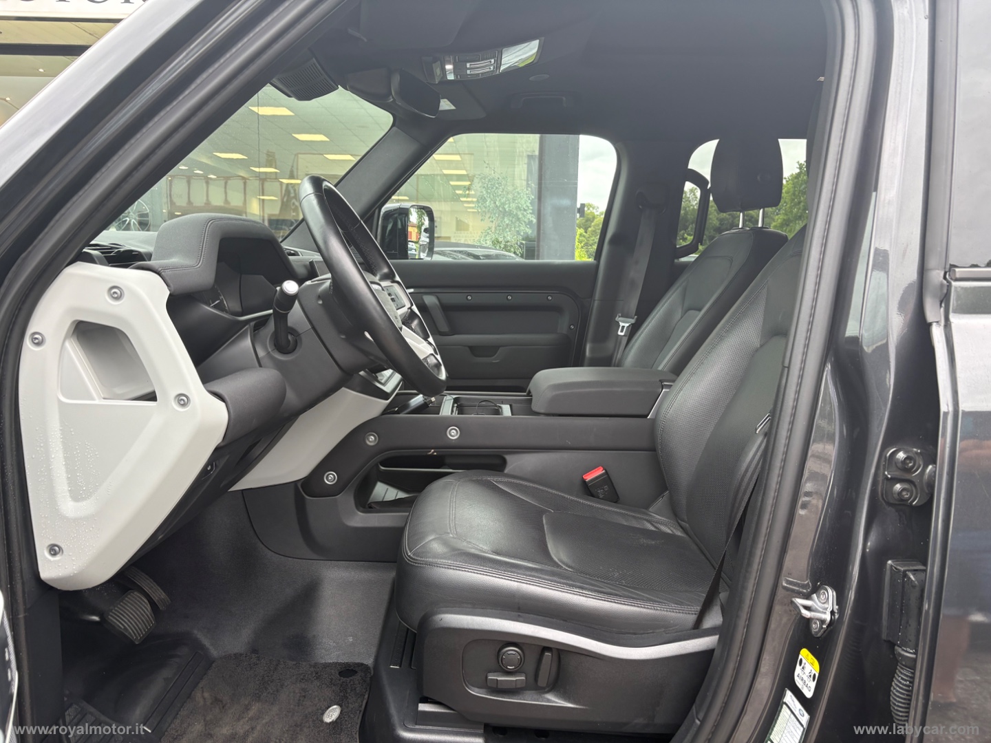 Defender 110 3.0D I6 250 CV AWD Auto - immagine 8