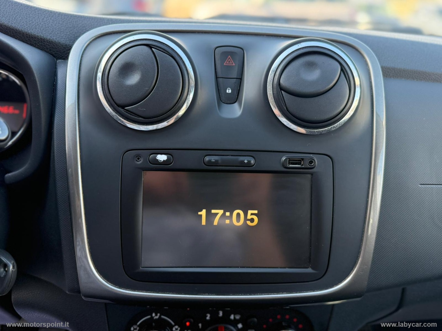 Sandero 1.5 dCi 8V 75 CV Lauréate - immagine 8