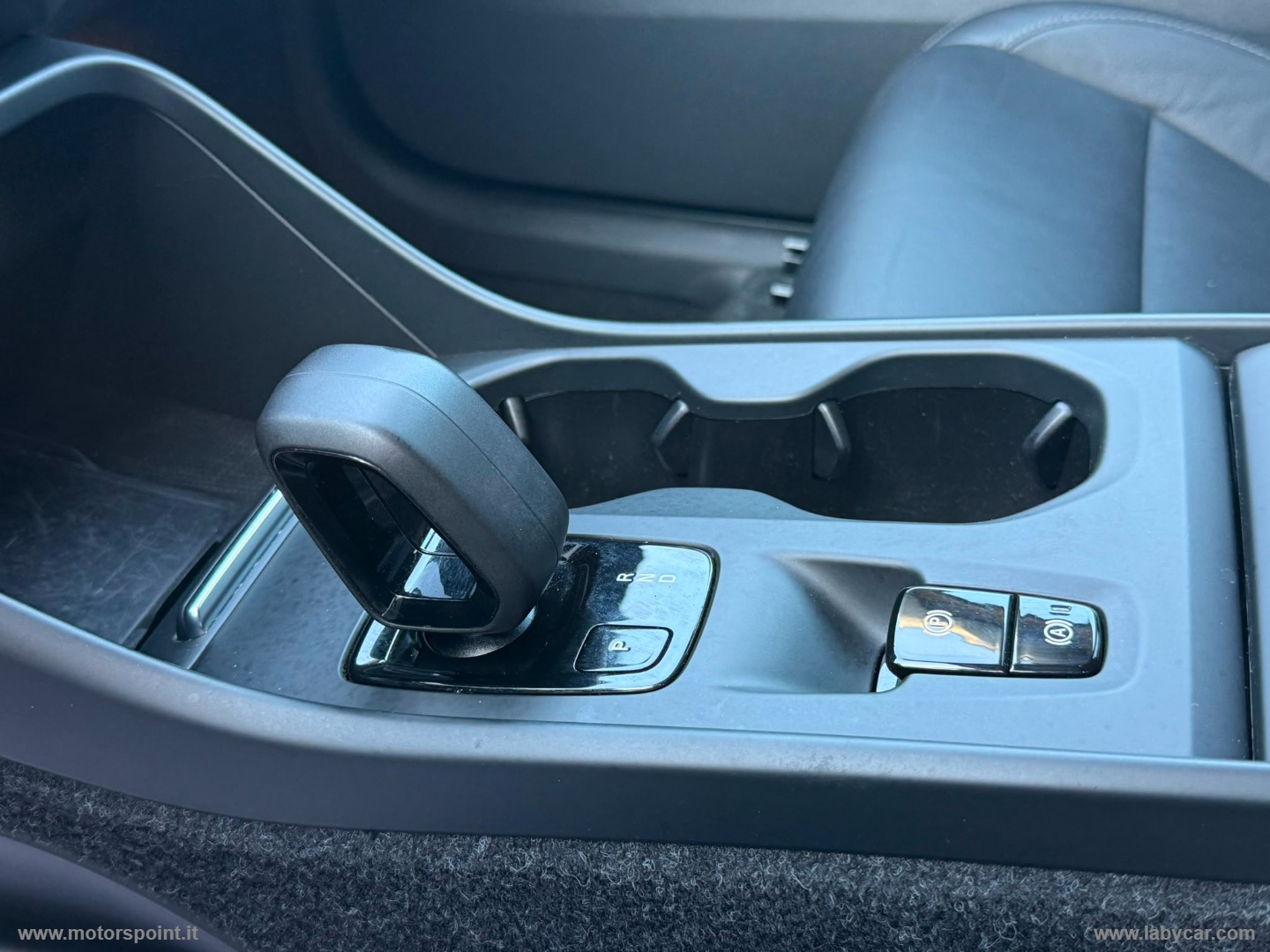 XC40 T2 Geartronic Momentum Pro - immagine 8