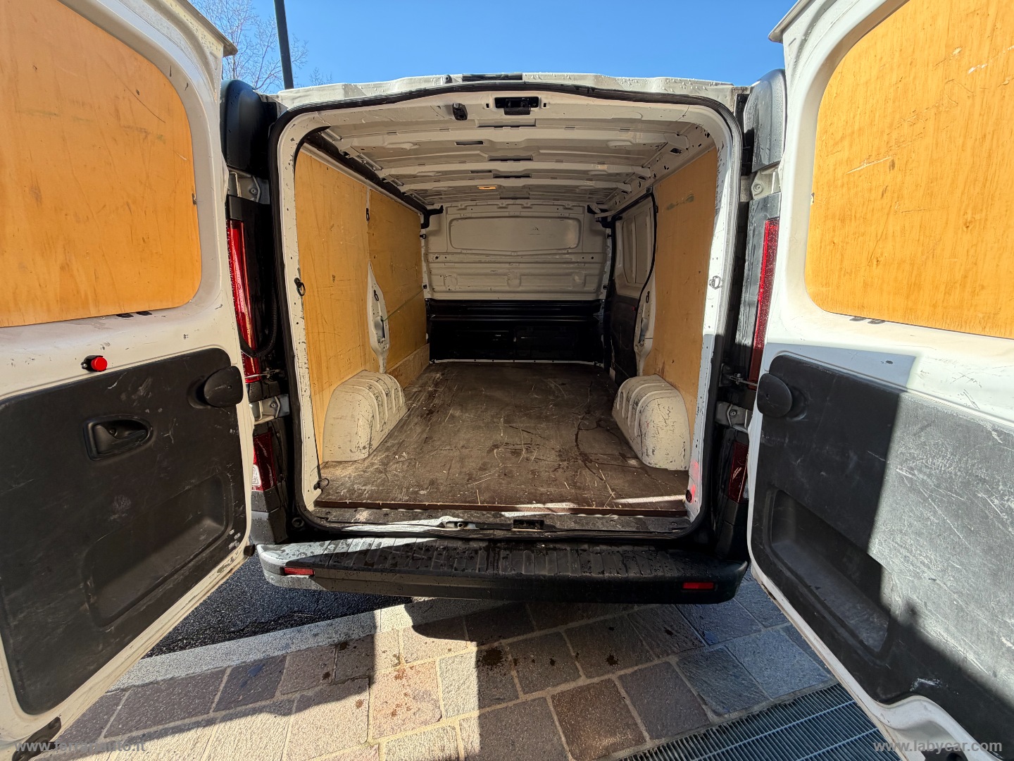 Trafic T29 dCi120 PC-TN Furgone Ice GARANZIA FINO 02/26 - immagine 8