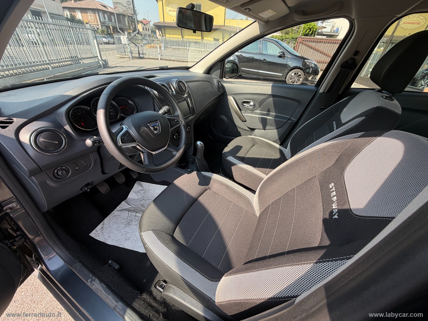 Logan MCV Stepway 1.0TCe 12V 100CV ECO-G SOLO 36000 KM!! - immagine 8