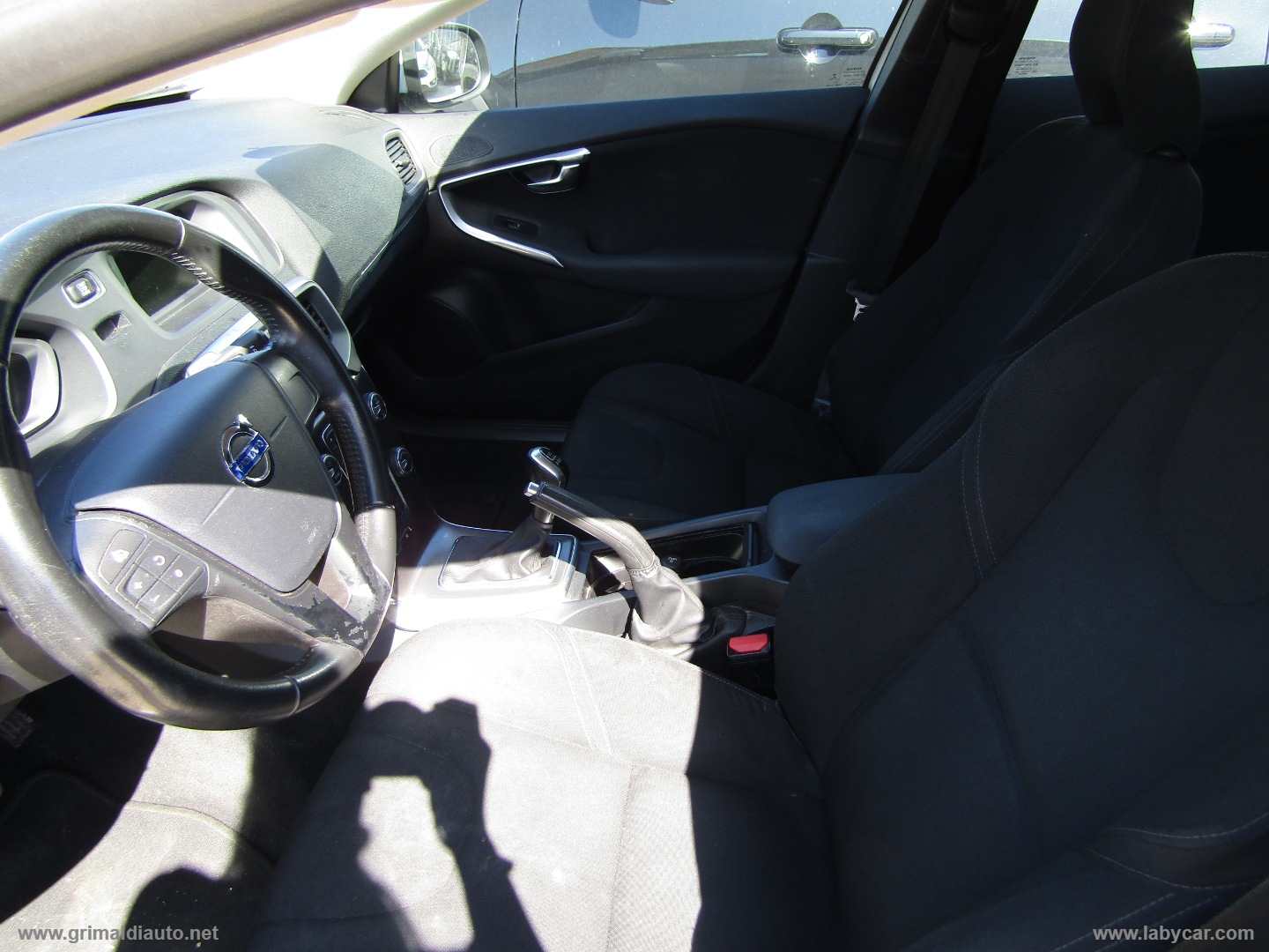 V40 D2 R-design Momentum - immagine 8