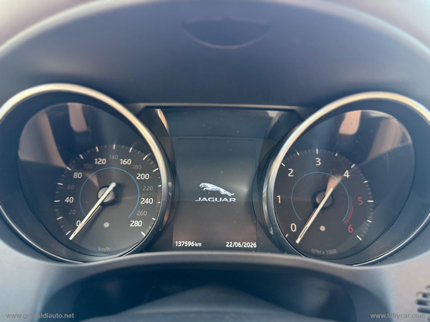 F-Pace 2.0 D 180 CV AWD Portfolio - immagine 8