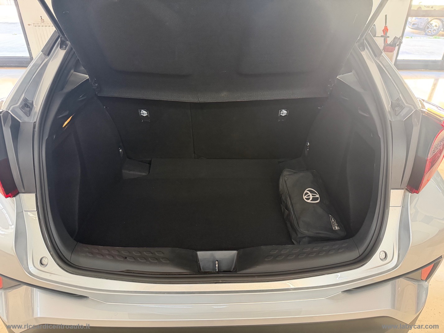 C-HR 1.8 Hybrid E-CVT Active - immagine 8
