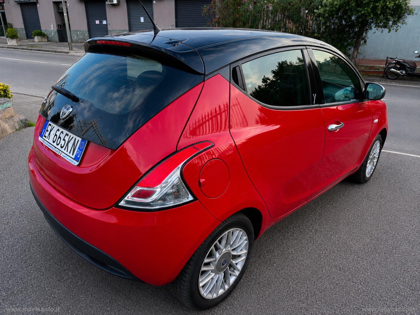 Ypsilon 1.2 69 CV 5p. S&S Black&Red - immagine 8